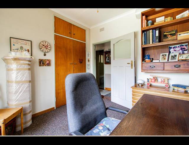 5 BEDROOM HOUSE FOR SALE IN MONDEOR